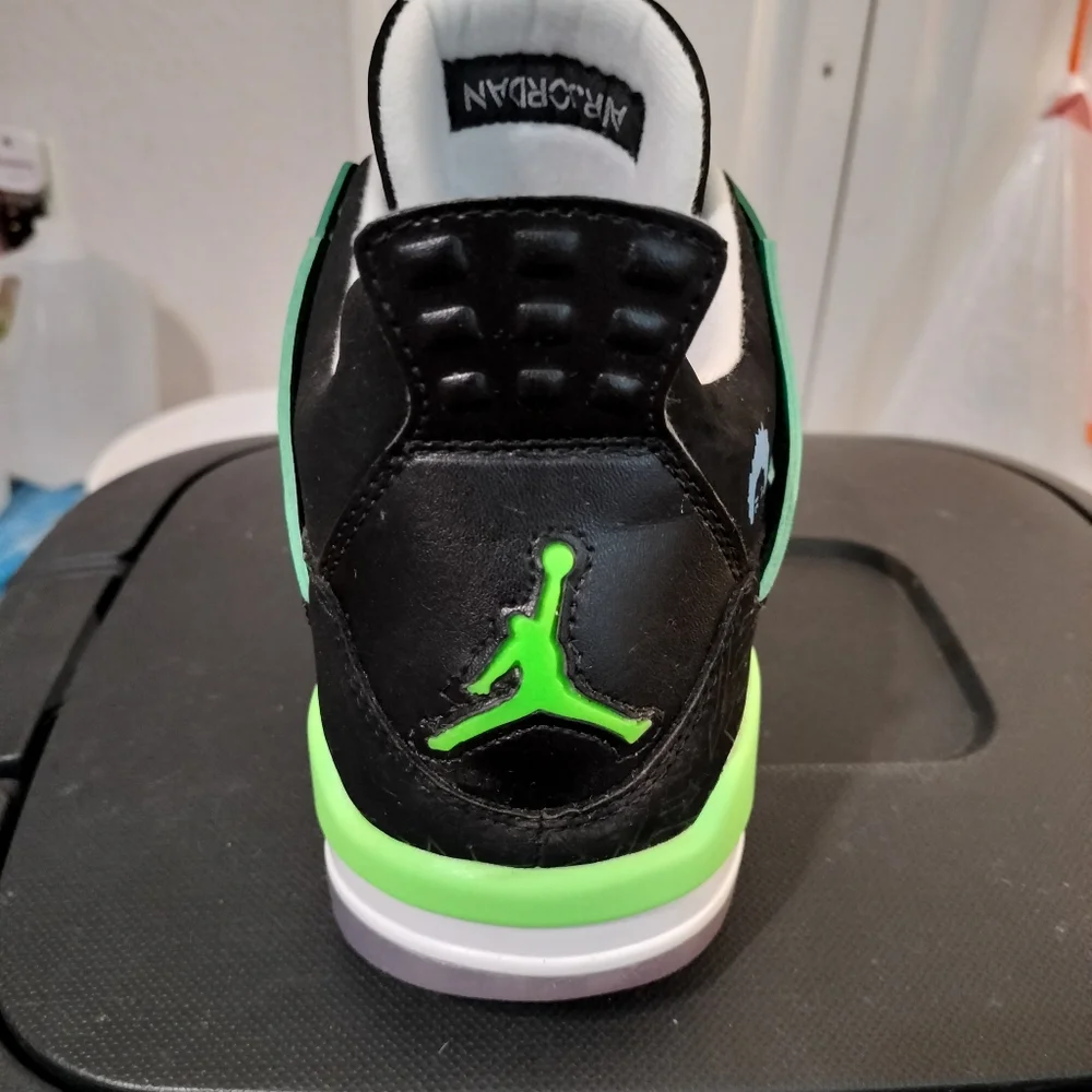Jordan Retro 4 Superman Special Edition🦸 - Picture 6 of 15